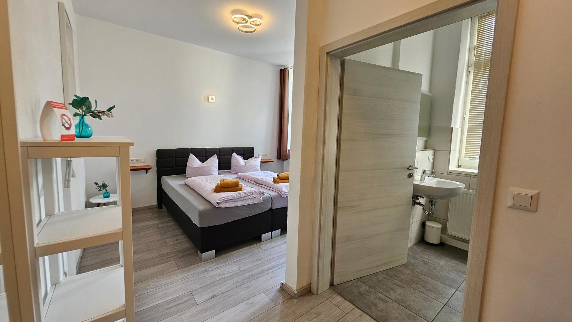Zum Obstler - Gaststaette Und Pension Гера Экстерьер фото